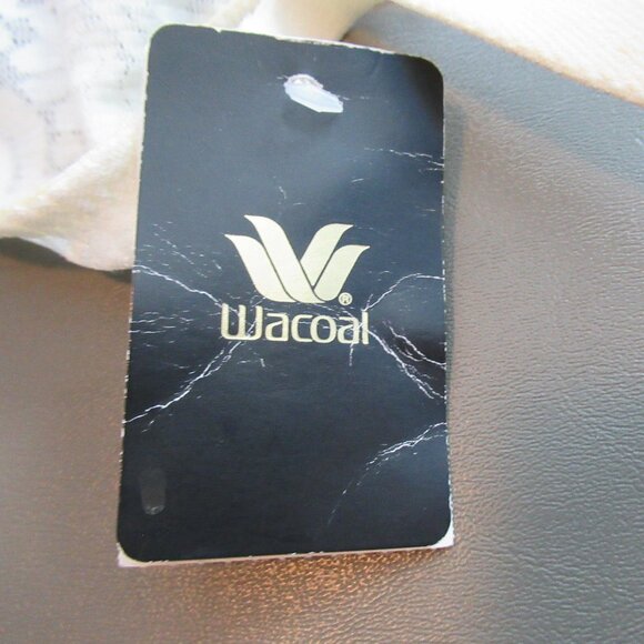 Wacoal Women's Halo Lace Molded Underwire Bra, Ivory Nude 5 Floral, 32D - Picture 5 of 8